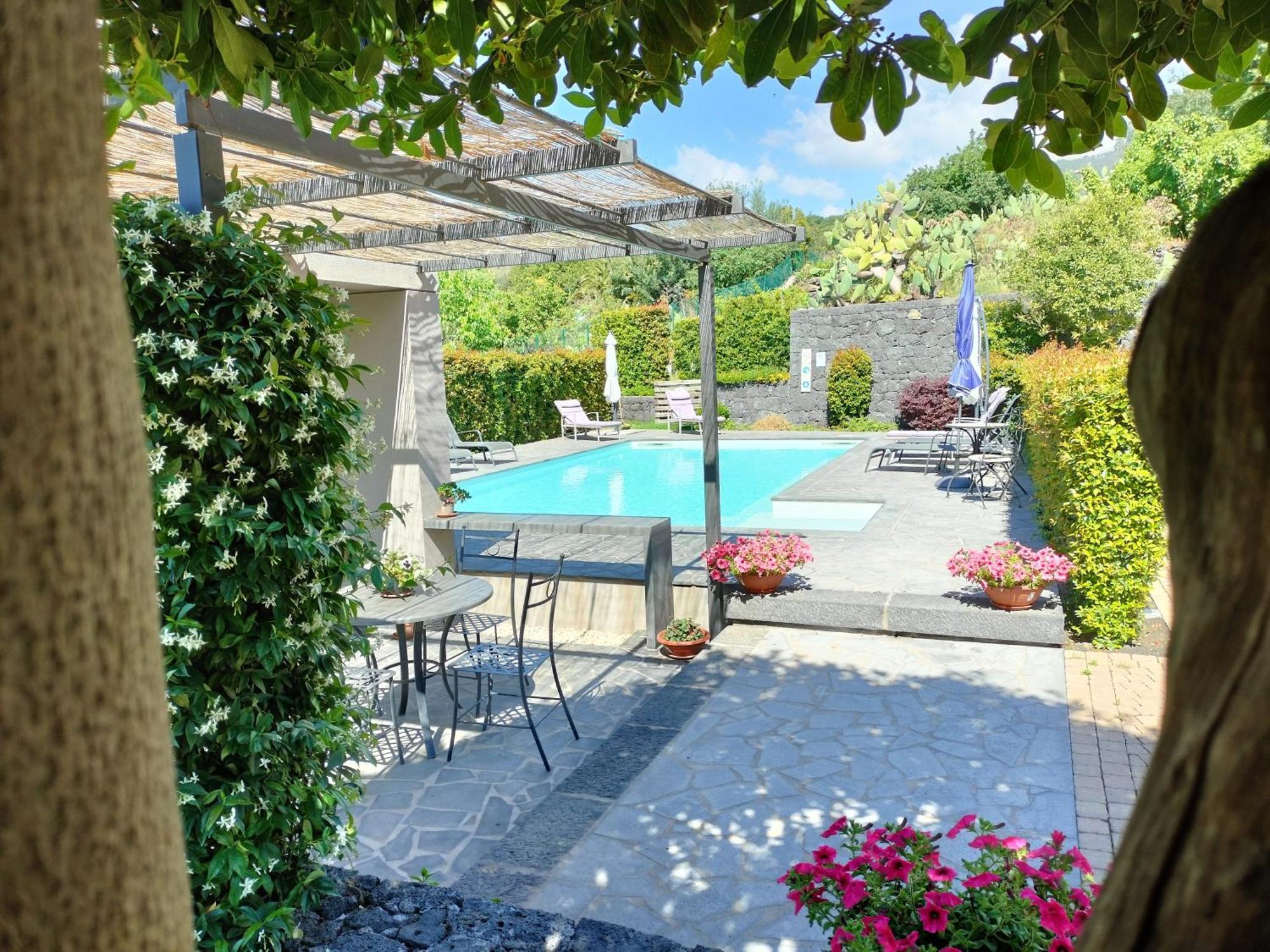 La Casa Dell'Alloro Zafferana Etnea Exterior foto